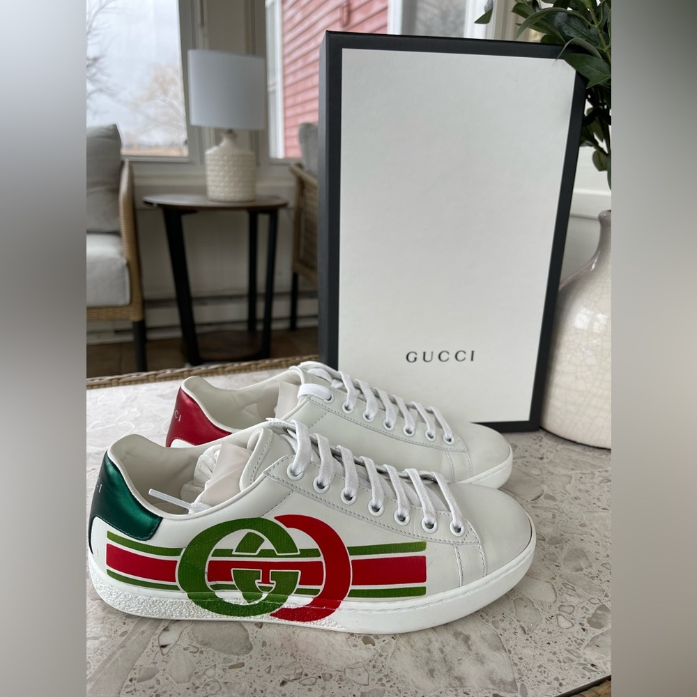 GUCCI ACE LOGO INTERLOCKING SNEAKERS 
Size 37